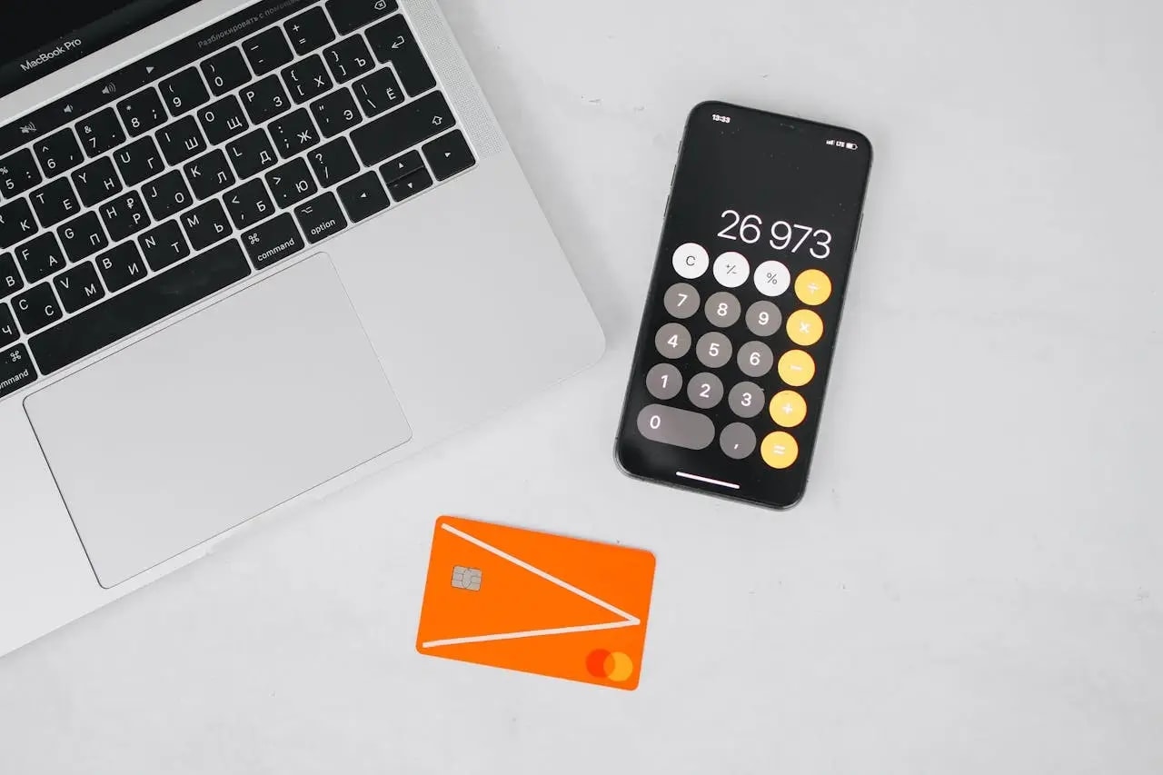 Freelance Cash Flow | 8 Tips for Managing Your Professional Finances
